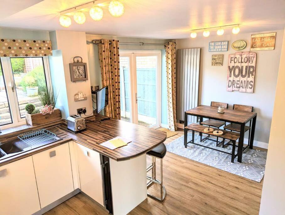 Spacious Lovely 3 Bed House In Keyworth Nottingham Suit Contractors Or Family Eksteriør bilde